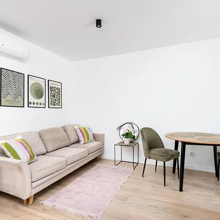 Old Town Comfy Studio Apartment *